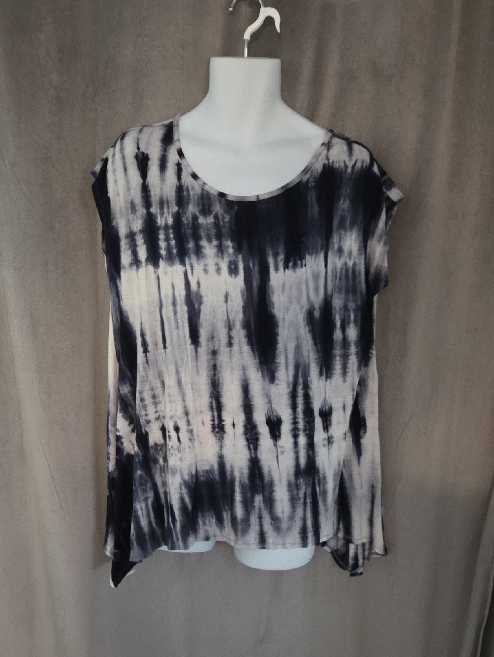1x Antistar Tie-Dye Scoop Neck Short Sleeve Tunic - Blue & White